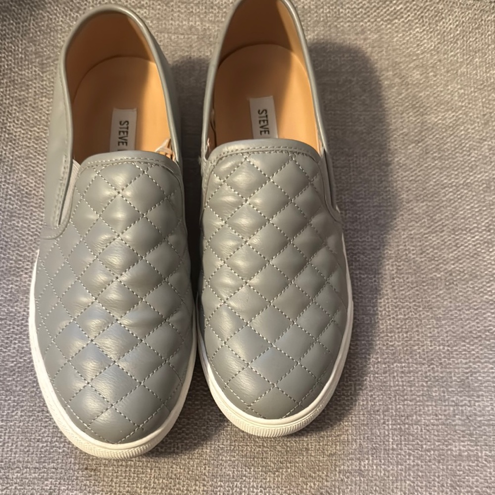 Steve Madden Gray Quilted Loafers